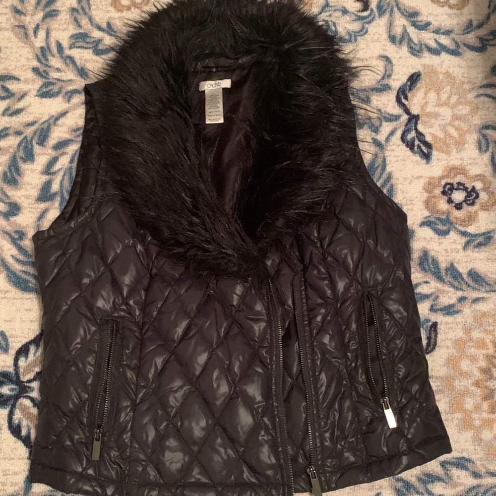 Cache black vest
